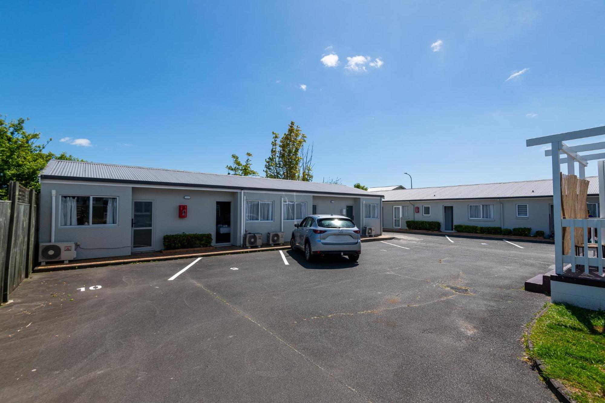 Aurora City Suites Motel Роторуа Екстериор снимка