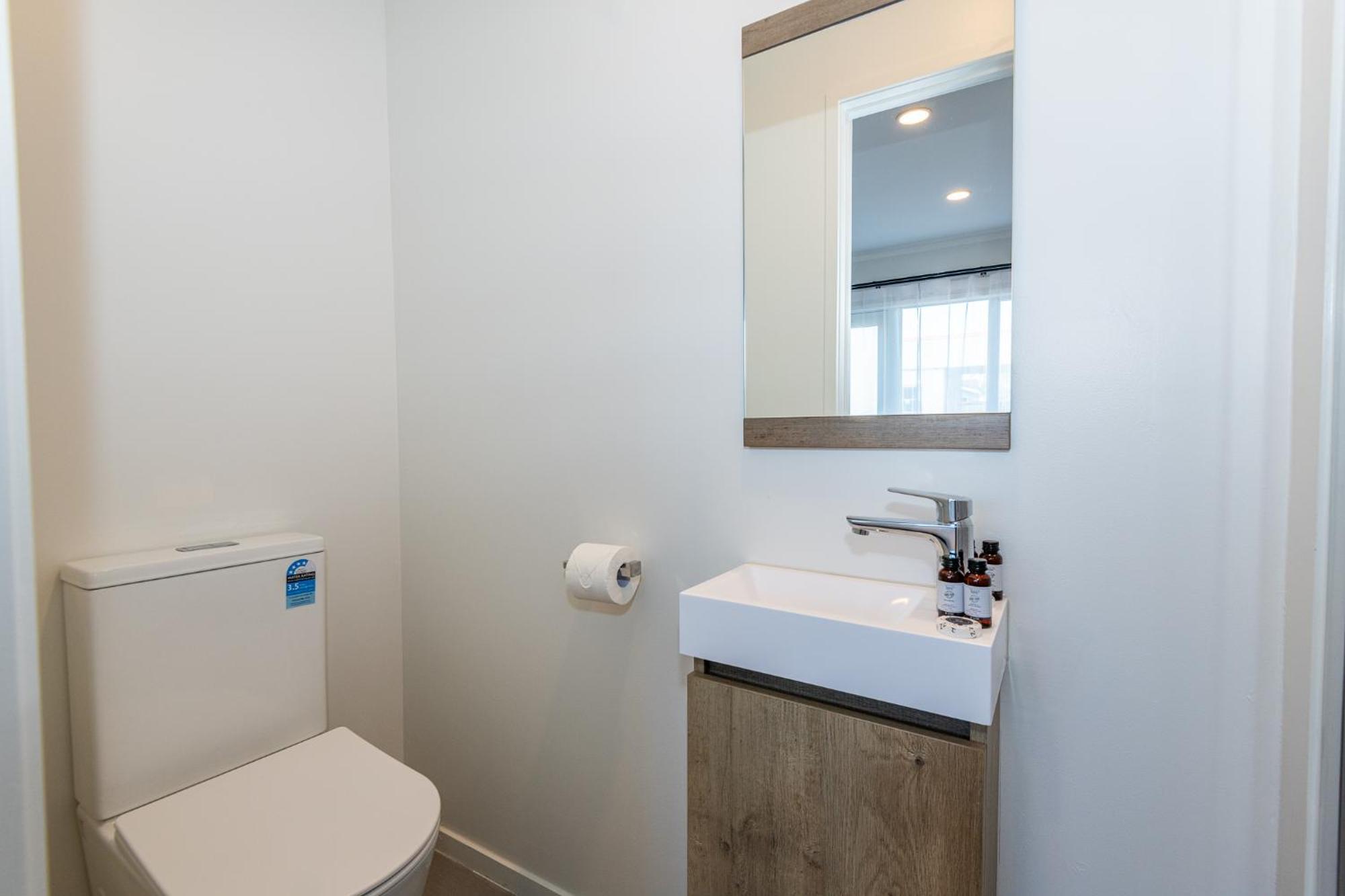 Aurora City Suites Motel Роторуа Екстериор снимка