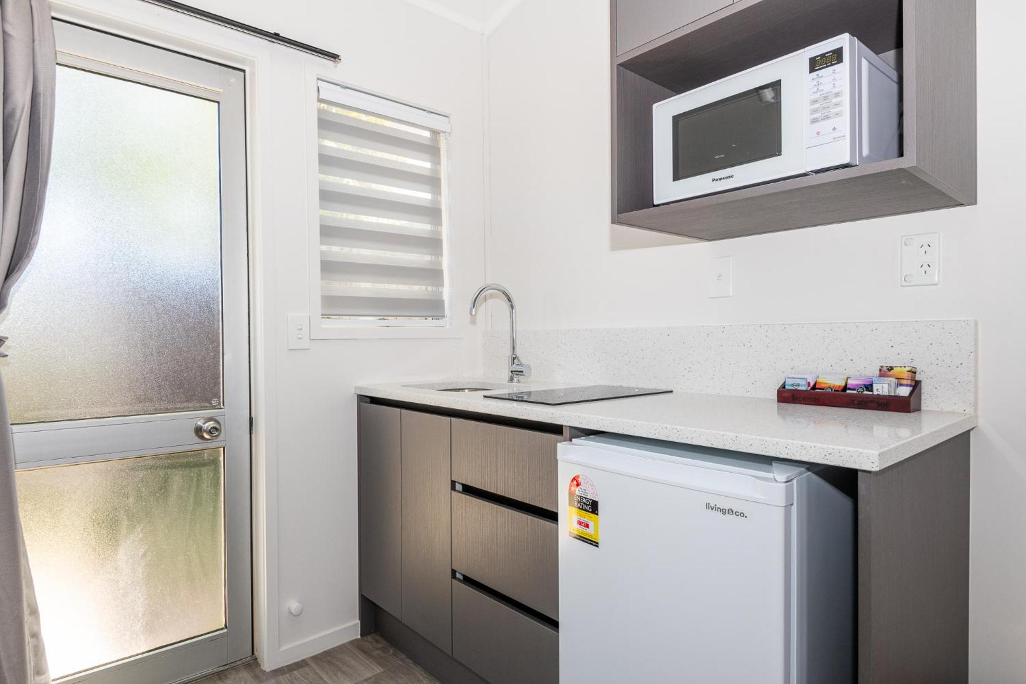 Aurora City Suites Motel Роторуа Екстериор снимка