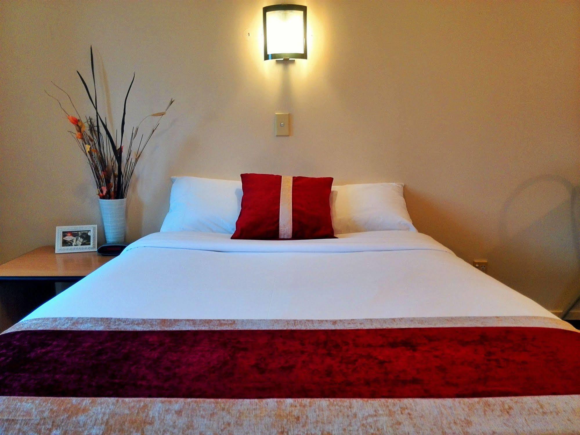 Aurora City Suites Motel Роторуа Екстериор снимка