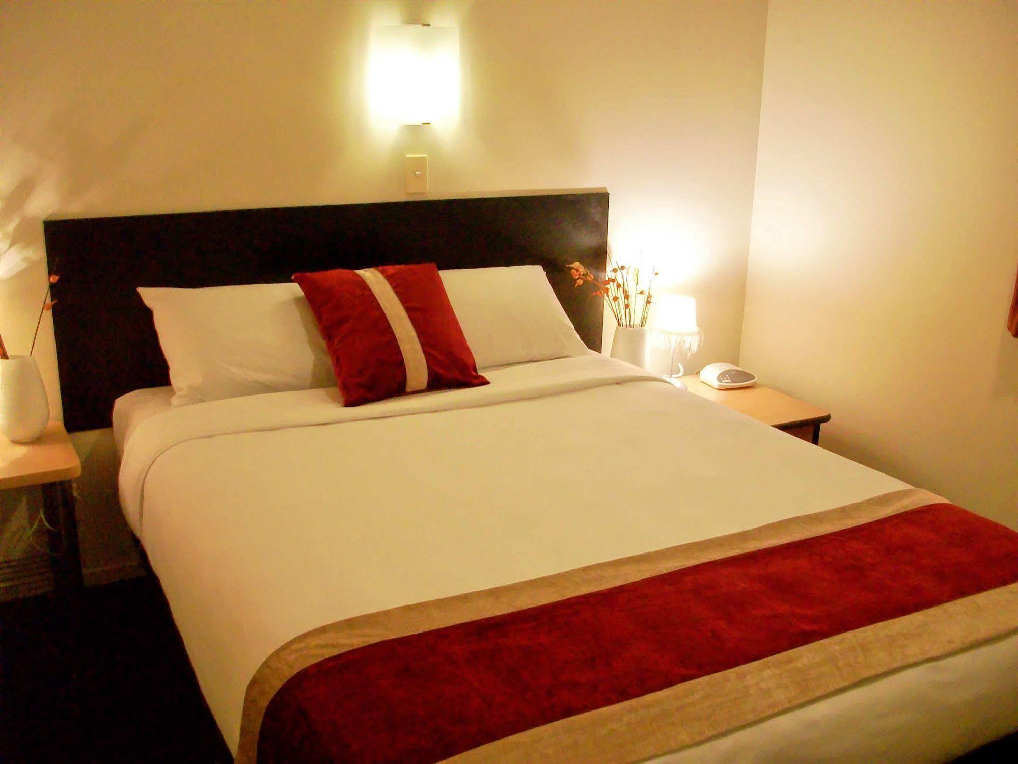 Aurora City Suites Motel Роторуа Екстериор снимка